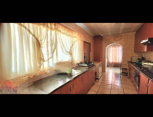 3 BEDROOM HOUSE FOR SALE IN DAWN PARK